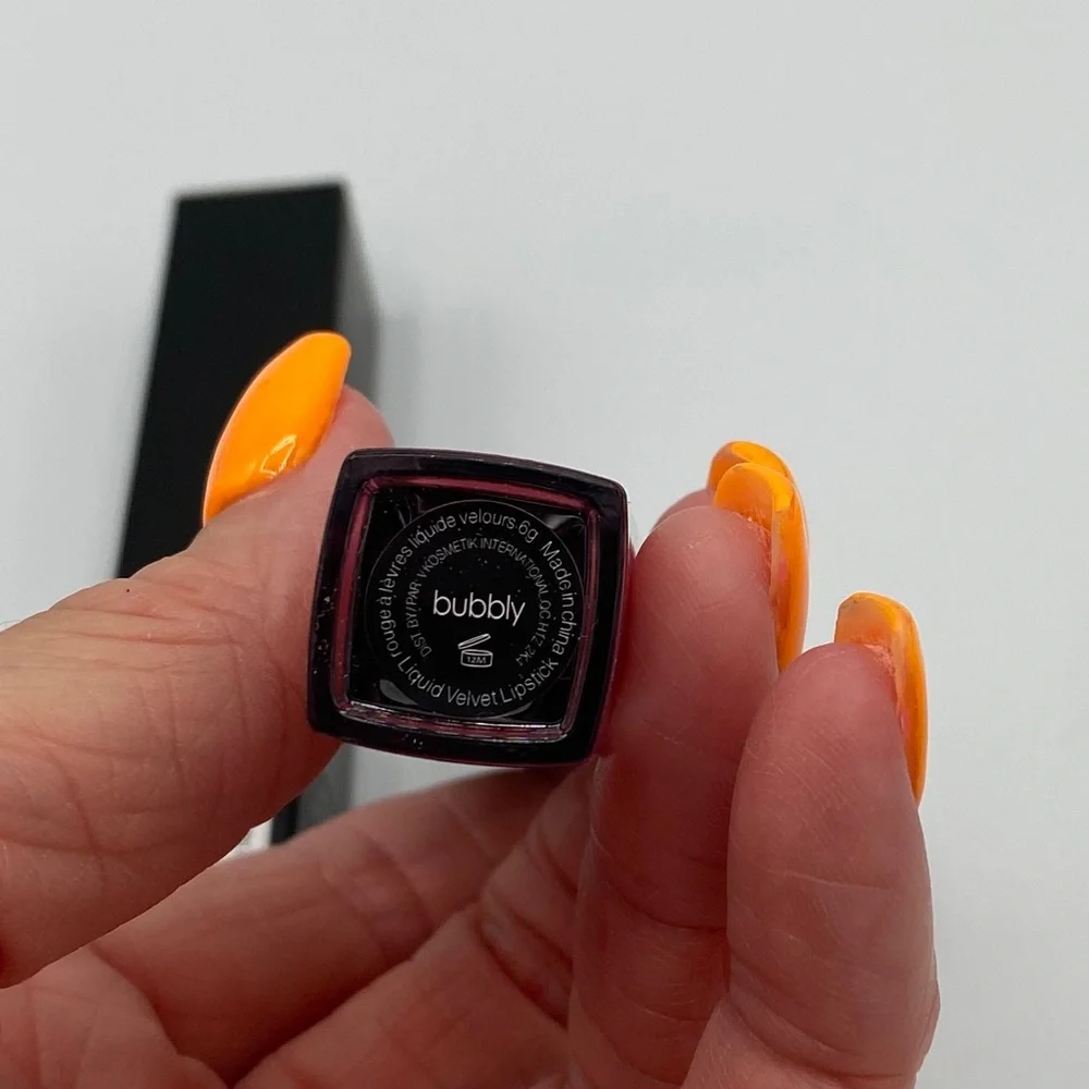 V. Kosmetik | Lipstick Liquid Velvet in Bubbly BNIB